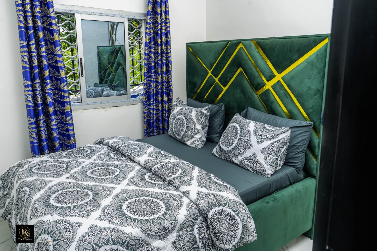 Emerald & gold bedroom