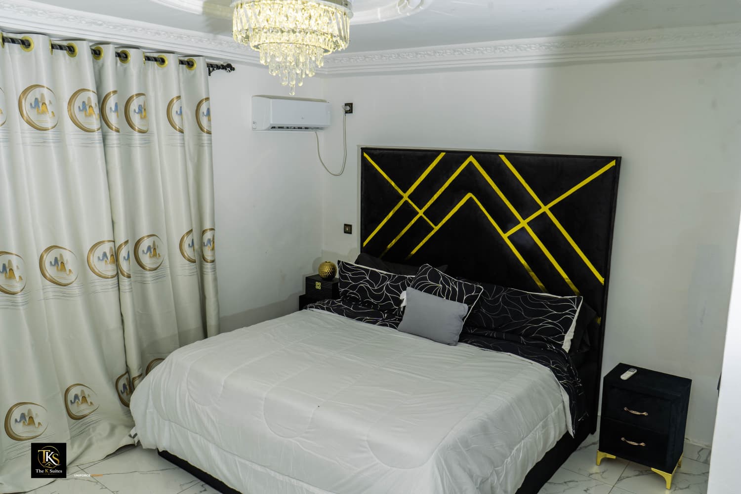 Noir & gold bedroom