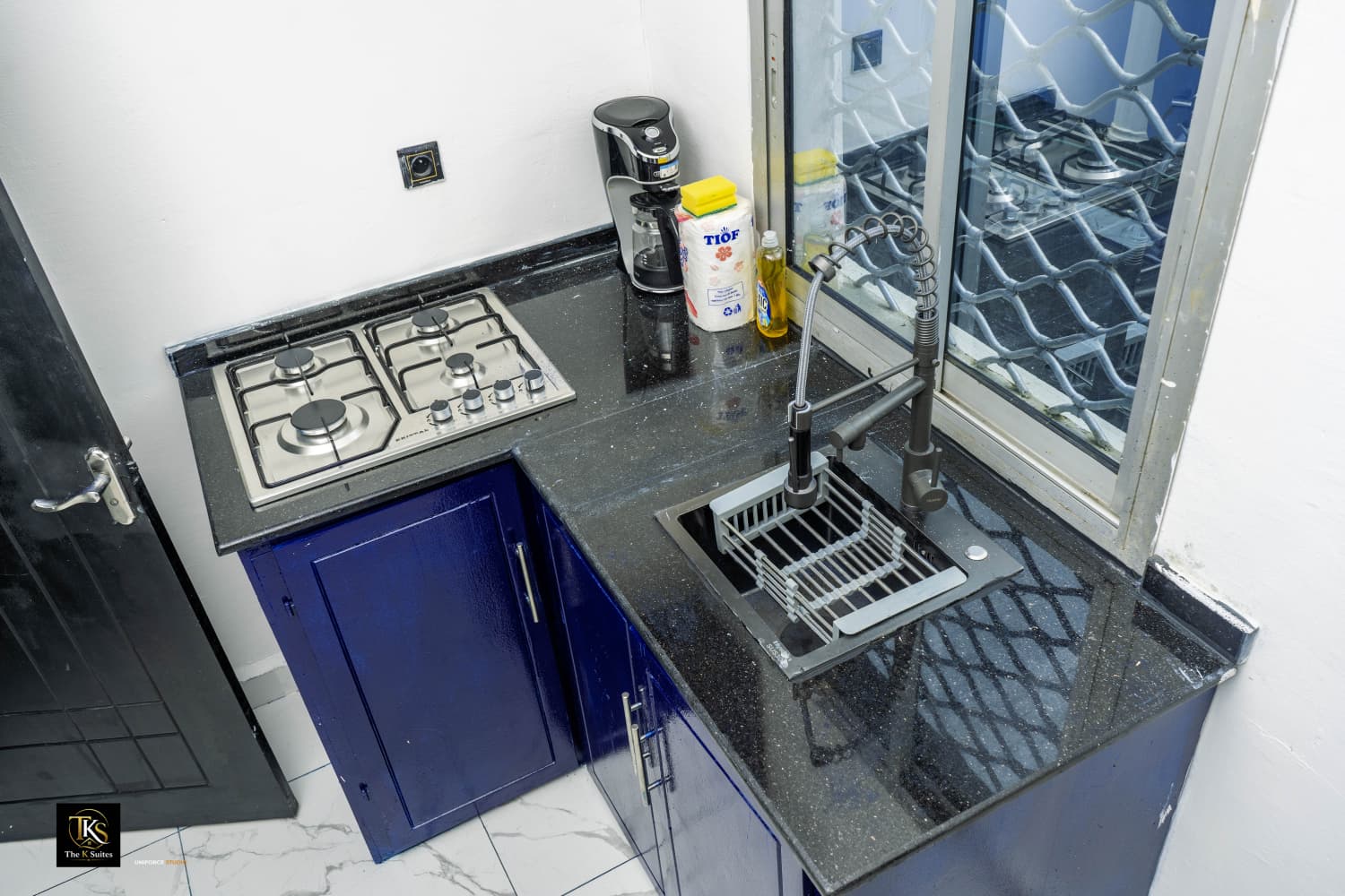 Fully equipped kitchen