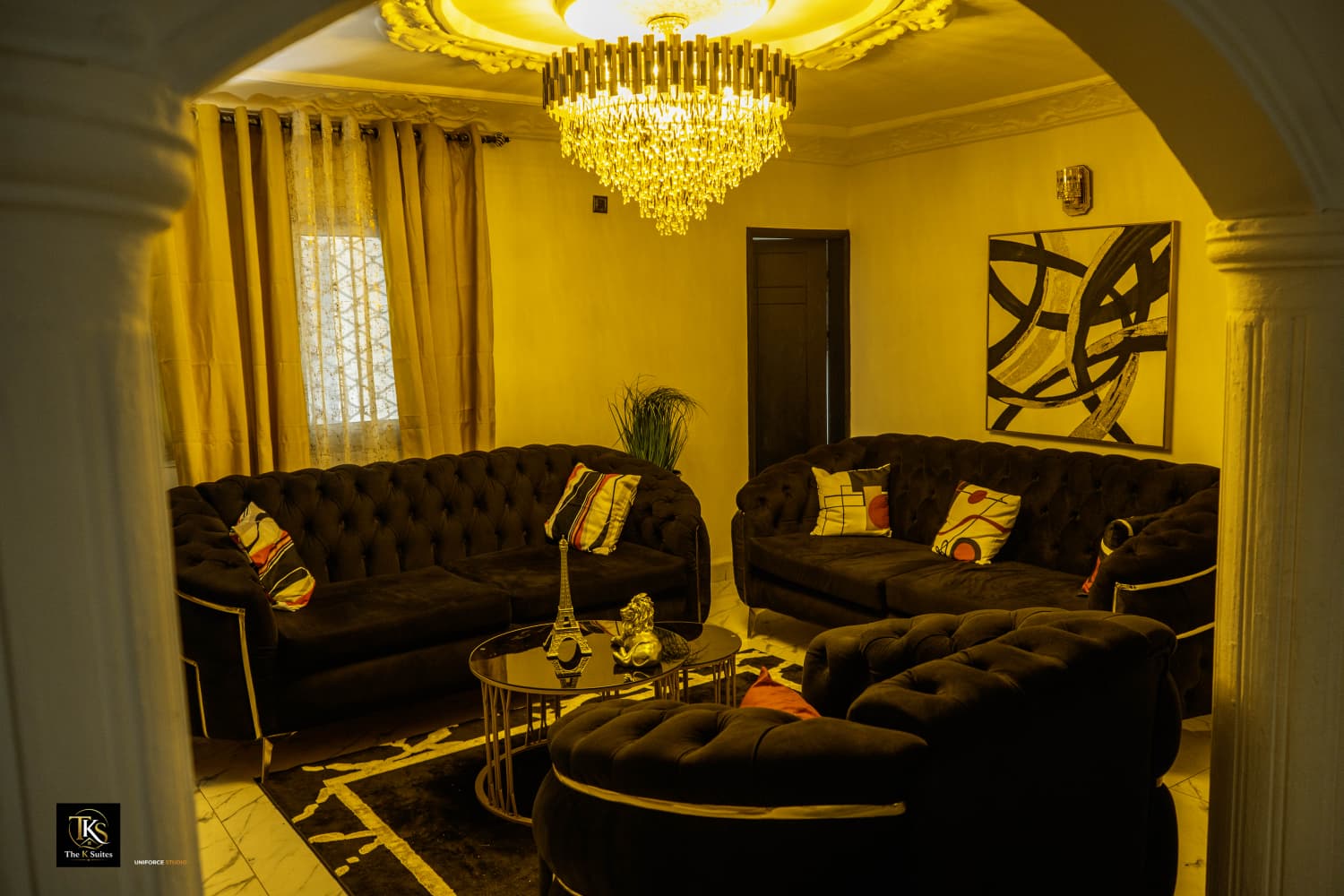 The lounge by night